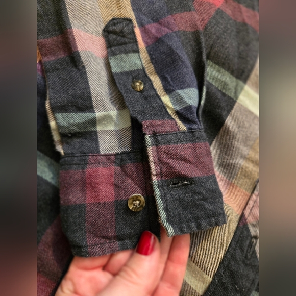 Tentree Soft, Plaid, Button up,  long sleeved shirt. Size Small - Picture 7 of 12